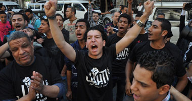 "6 إبريل" تهاجم الإخوان.. وتؤكد: الجماعة تتمسح فى الثورة