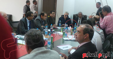 بالصور.. مرتضى منصور يقود اجتماع لجنة الأندية