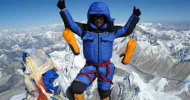 نيبالى يتسلق قمة إيفرست للمرة الواحدة والعشرين
