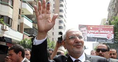 أبو الفتوح وموسى فى الصفوف وأمام الصناديق