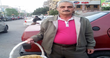 سلة "لوز" أبو محمد من سوريا لمصر.. تذوقك وحده مش كفاية