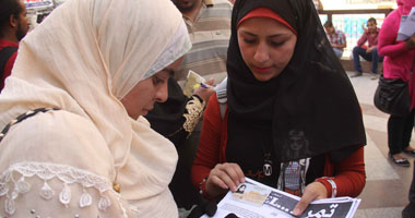 حملة "تمرد" تجمع توقيعات سحب الثقة من الرئيس بمترو دار السلام