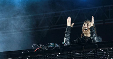 بالصور.. جمهور موازين يرقص على أنغام David guetta