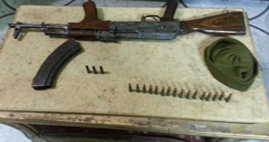 ضبط سائق بحوزته بندقية آلية و8 طلقات بمدينة السلام