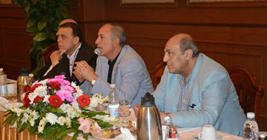 محافظ البحر الأحمر يناقش معوقات استثمار السياحة مع "المنشآت الفندقية"