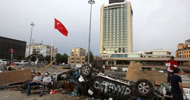 تركيا تغلق ميدان تقسيم بإسطنبول اليوم خشية وقوع احتجاجات مناهضة للحكومة
