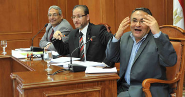 تشريعية الشورى تطالب الرئاسة ببيان تفصيلى عن مخصصات مبارك وعائلته