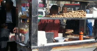 حملات لرفع إشغالات عربات الفول والكبدة بشوارع مدينة نصر
