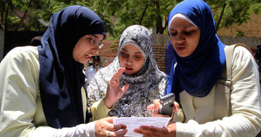 ضبط مدرس أزهرى يكتب الإجابات للطلاب بامتحان الثانوية فى دسوق