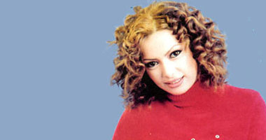داليا مصطفى تعيش "سنوات الحنين" بفرنسا