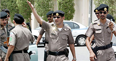 شرطة الرياض تكثف جهودها لضبط مجهولين أطلقوا النار على رجلى أمن