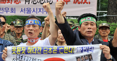 احتشاد 700 عامل إمام سفارة كوريا الجنوبية بميانمار بسبب إغلاق مصنع كورى
