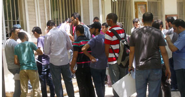 الجامعات تبدأ استقبال طلاب المرحلة الثانية بالثانوية للتنسيق..أمن حلوان يمنع الصحفيين من التغطية وحاسبات عين شمس تخصص معمل لأبناء الموظفين..واعتصام الإخوان أمام جامعة القاهرة يتسبب فى قلة أعداد الطلاب