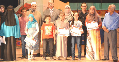 محافظ السويس يكرم 150 فائزاً بمسابقة حفظ القرآن الكريم والرسم