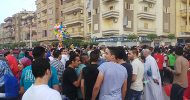 بالصور.. الآلاف يؤدون. صلاة عيد الفطر بالغربية. المرشحون لمجلس النواب يهنئون المواطنين.. و"6إبريل" تنظم وقفة للتنديد بالعدوان الإسرائيلى على غزة.. والإخوان ينهون مسيرتهم قبل وصول الشرطة