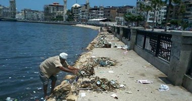 حملة لتنظيف شاطئ نهر النيل بدمياط