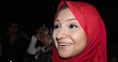 زوج أسماء محفوظ ساخراً من توكل كرمان "الثورة لا أم لها "