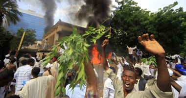 علماء السودان يدعون للتظاهر الجمعة تنديدا بنشر مجلة رسماً للنبى محمد