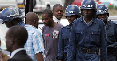وفاة سجين وإصابة 11 شخصا فى احتجاج بزيمبابوى