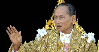 ملك تايلاند يصدق على قرار تعيين ينجلاك شيناواترا كرئيسة لوزراء البلاد