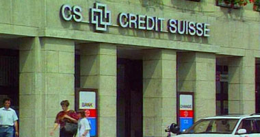 موظفو كريدى سويس يقاضون الرقابة المالية السويسرية بسبب إلغاء المكافآت