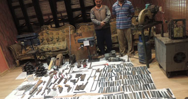 ضبط مصنع يديره 3 أشقياء لتصنيع الأسلحة النارية بمدينة السلام 