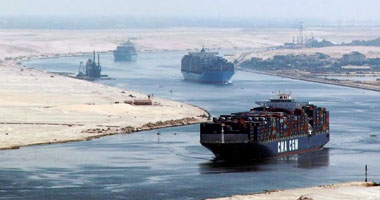 عبور 54 سفينة قناة السويس اليوم بحمولة 2.7مليون طن