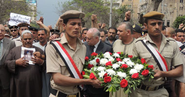 بكاء هستيرى لأفراد الشرطة بالغربية حزنا على استشهاد  زميلهم