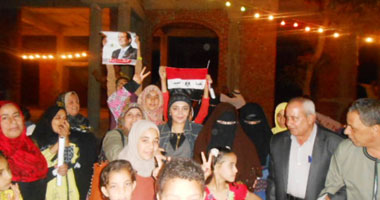 بالصور.. حملة السيسى تلتقى بالعائلات فى الضبعية والمحسمة بالإسماعيلية