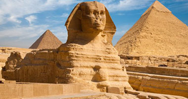 أعداد زائرى الأهرامات تصل لـ16 ألف مصرى و1500 أجنبى
