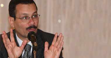 أحمد درويش:مستعدون لمنح أراضى بالمجان للمستثمر الجاد بمحور قناة السويس