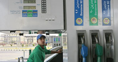 البترول: عودة الاستقرار للمحطات بالصعيد واستمرار ضخ 22 ألف طن بنزين يوميا