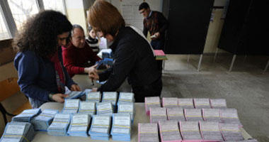 انتخابات اقليمية فى إيطاليا تختبر شعبية رينتسى