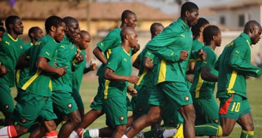 أسود الكاميرون فى مباراة مصيرية مع زامبيا