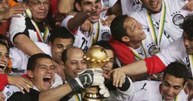 آل مكتوم يكرم منتخب مصر