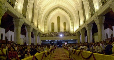 مصدر كنسى: 3 أساقفة من المجلس الإكليريكى يلتقون منكوبى الأحوال الشخصية 