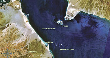 هجوم فاشل لقراصنة على سفينة تجارية إيرانية فى باب المندب