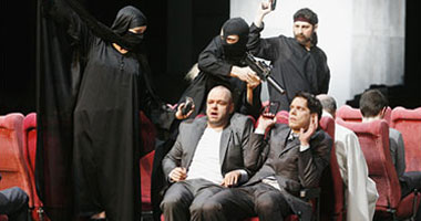 عرض "آيات شيطانية" يغضب مسلمى ألمانيا   