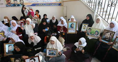 سيدات فلسطينيات يطالبن بتعزيز التمثيل النسائى النضالى فى منظمة التحرير 
