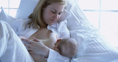 للأمهات كيف تعالجين تشققات حلمة الثدى أثناء فترة الرضاعة اليوم السابع
