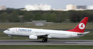 هبوط طائرتين تابعتين للخطوط الجوية التركية بمطار "جناح" الدولى فى باكستان