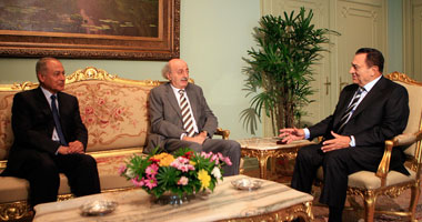 مبارك يستعرض أوضاع لبنان مع جنبلاط