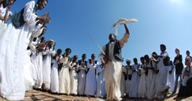 "مهرجان القبائل" يعرض تراث البدو وتاريخهم