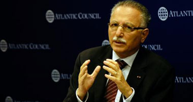 إحسان أوغلو: تركيا بحاجة إلى رئيس يطفئ النيران بالمنطقة لا يزكيها