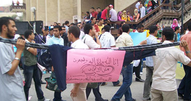 مظاهرة حاشدة لطلاب الإخوان بجامعة حلوان 