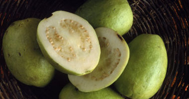 7 فوائد صحية للجوافة.. أبرزها تعزز المناعة وتقى من البرد