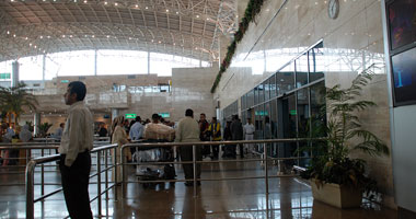 إجراءات أمنية مشددة فى مطار القاهرة 