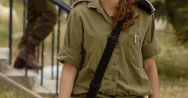 فتاة فلسطينية تطعن مجندة إسرائيلية بالضفة الغربية