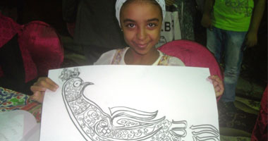 «نور» عمرها 8 سنوات تعشق الخط العربى وترسم وتزخرف آيات من القرآن و تتمنى أن تصبح طبيبة
