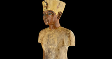 المتحف المصرى يبث مراحل ترميم قناع "توت غنخ آمون" أمام الزائرين